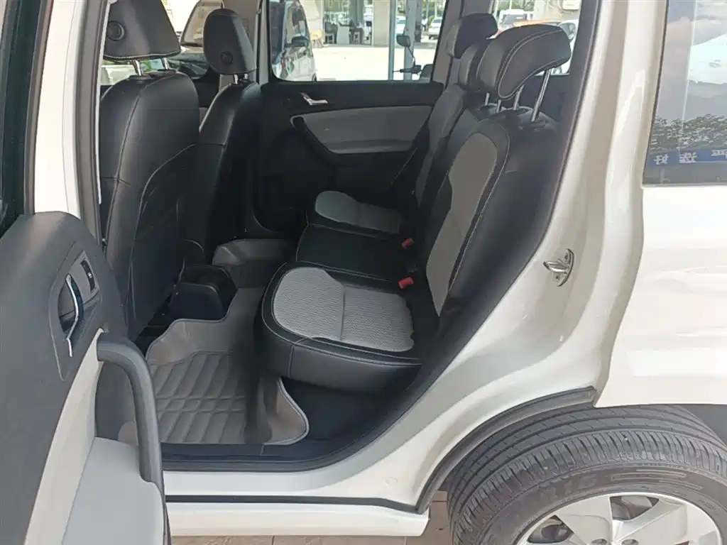 Škoda Yeti 2017 TSI280 DSG Advance фото 17