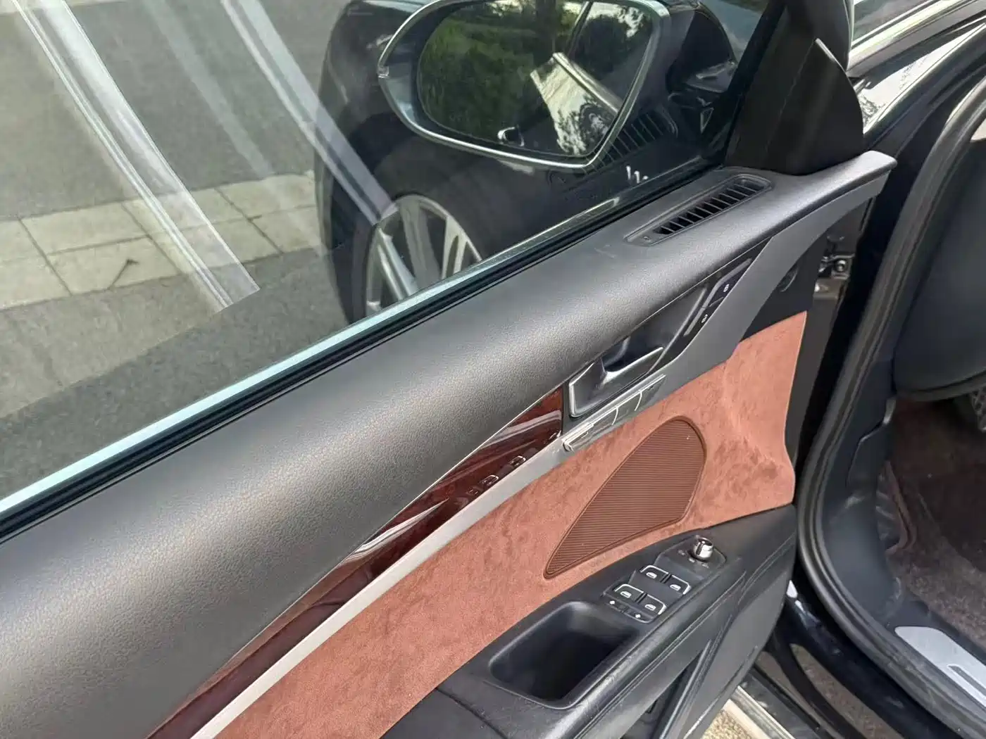 Audi A8 2012 A8L 6.3 FSI W12 quattro фото 15