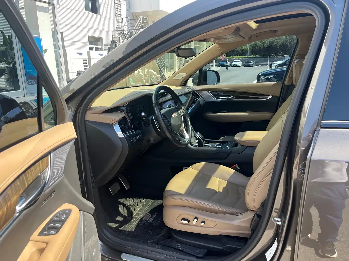 Cadillac XT6 2020 28T 6-Seater AWD Platinum Sport Edition фото 4