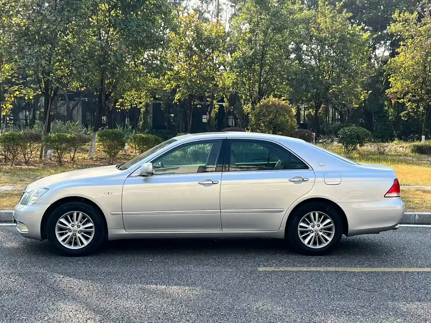 Toyota Crown 2007 3.0L Royal Saloon Fashion Navigation фото 4