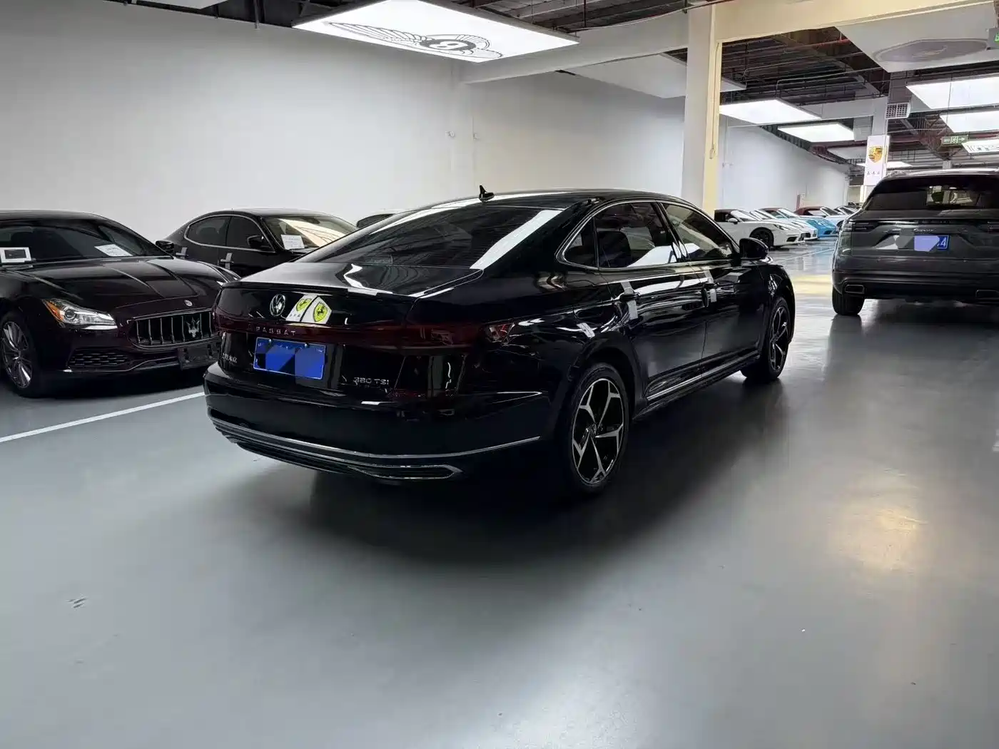 Volkswagen Passat 2024 380TSI Starlight Dragon Soaring Edition фото 12