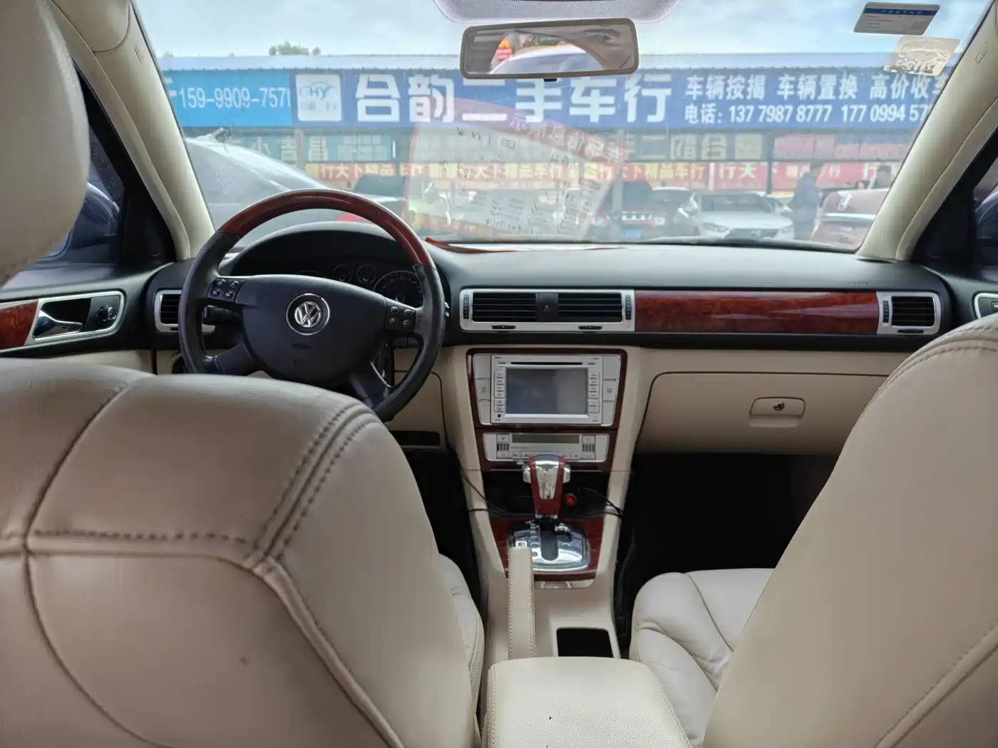 Volkswagen Passat Lingyu 2011 1.8T Automatic Luxury фото 7