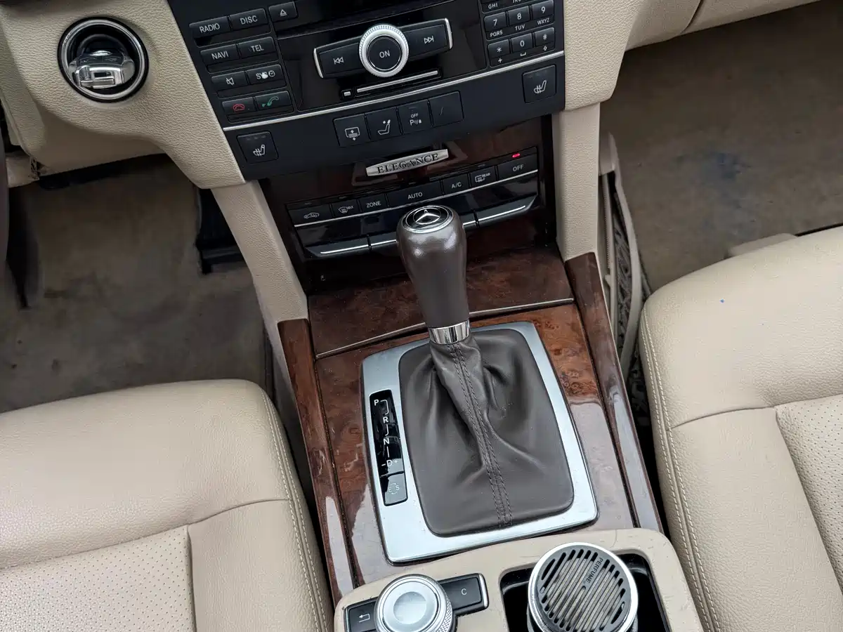 Mercedes-Benz E-Class 2011 E 200 L CGI Elegance фото 14