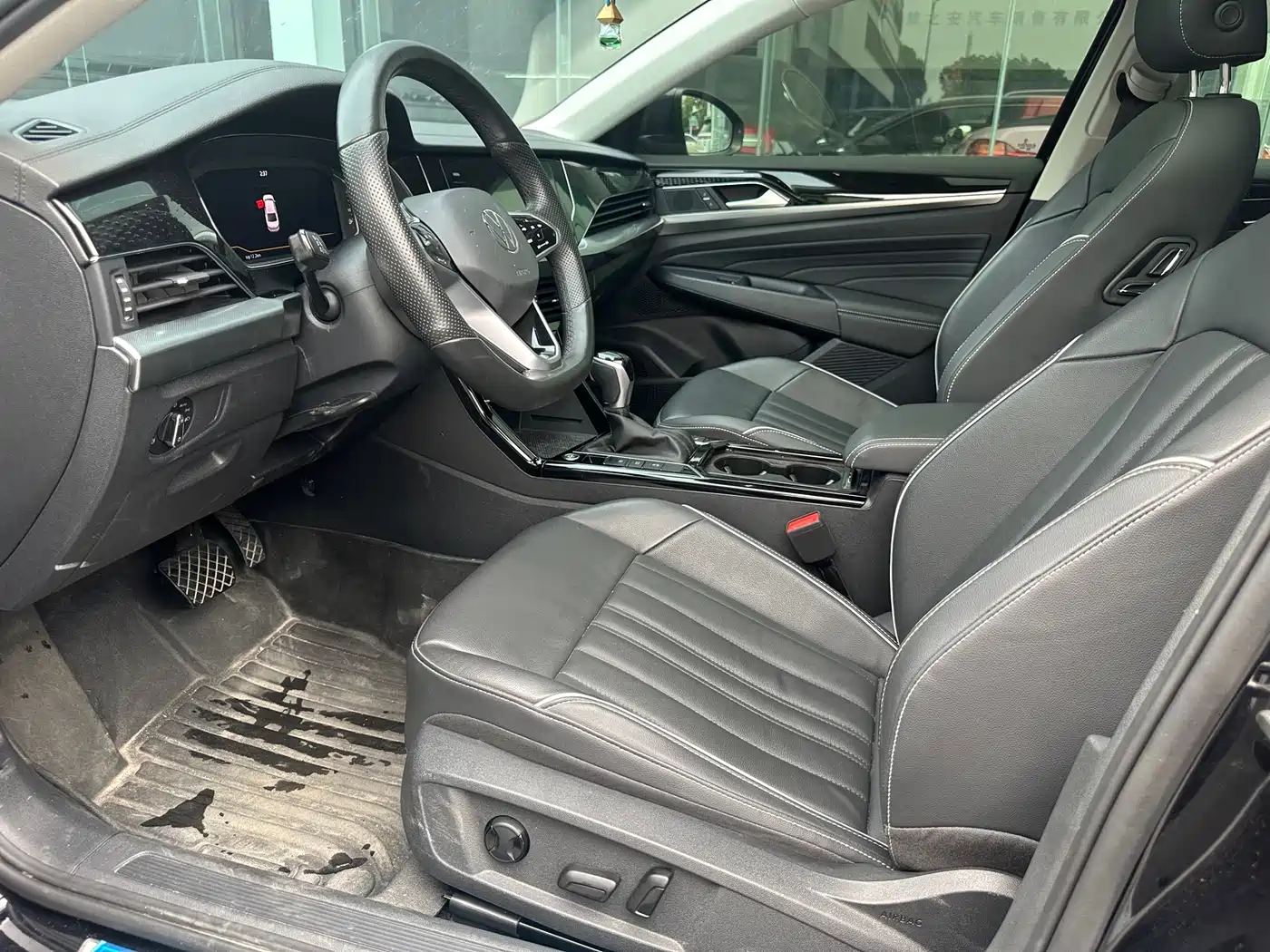 Volkswagen Passat 2023 Facelift 280TSI Starlight Elite Edition фото 4