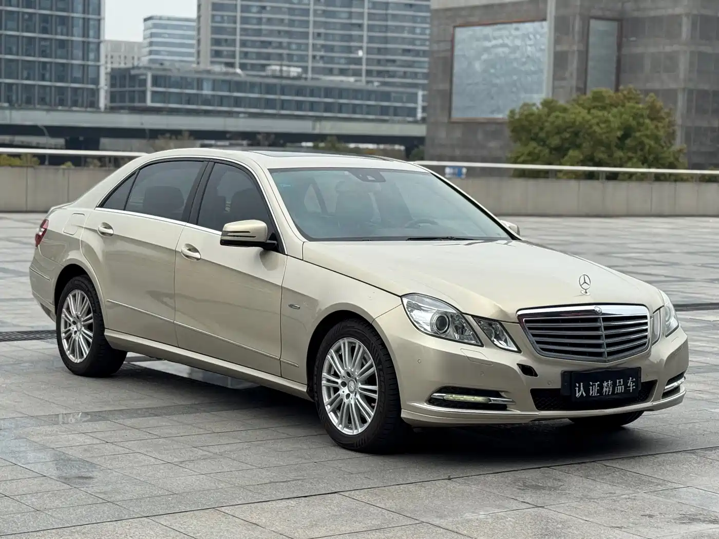 Mercedes-Benz E-Class 2011 E 200 L CGI Elegance фото 3