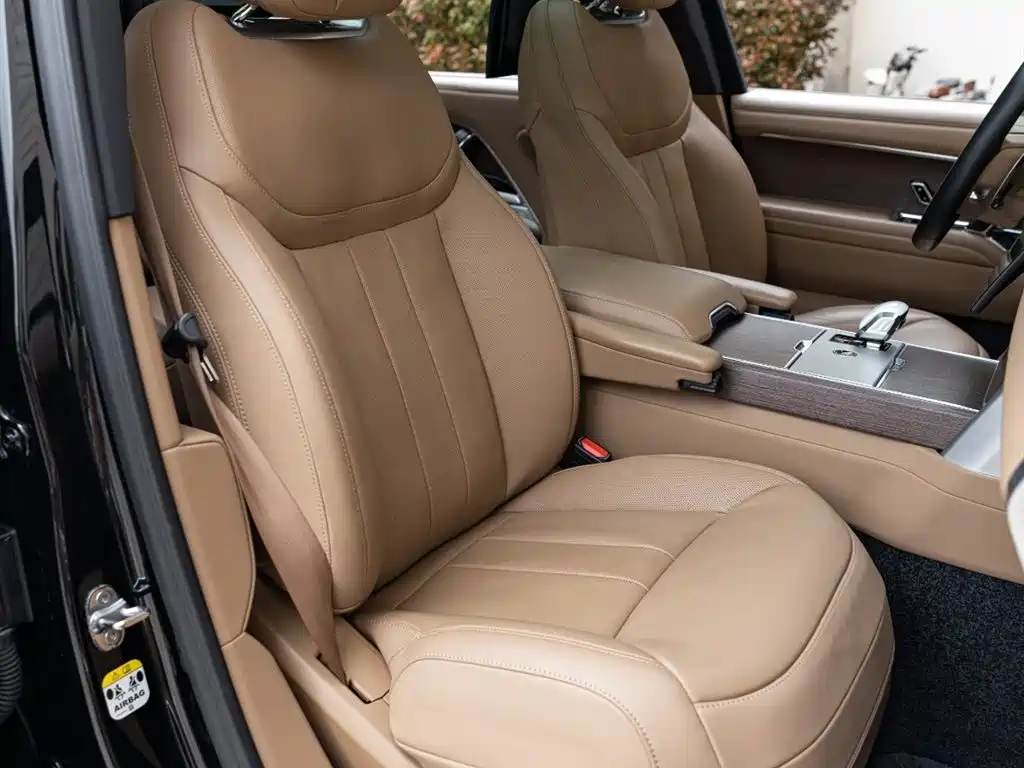 Land Rover Range Rover 2024 3.0 L6 400PS Genesis Extended фото 19