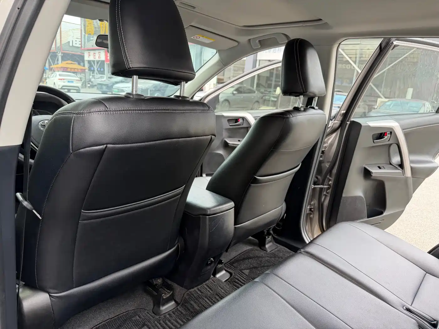 Toyota RAV4 Rongfang 2018 2.0L CVT 2WD Trend X Edition фото 24