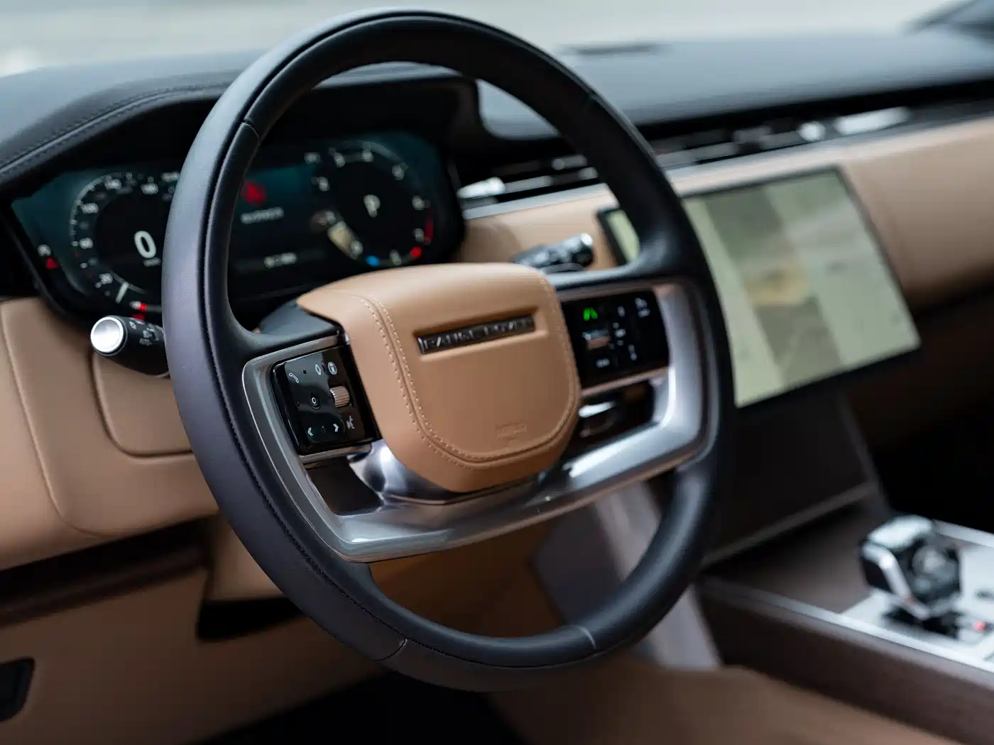 Land Rover Range Rover 2024 3.0 L6 400PS Golden Age Extended 7-Seater фото 5