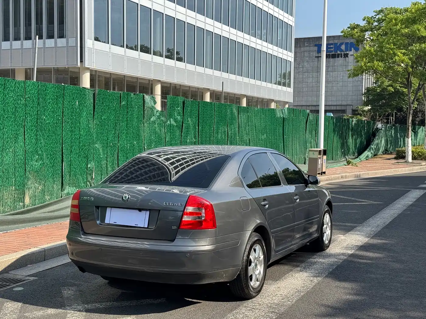 Škoda Octavia 2009 1.6L Automatic Yishi Edition фото 8