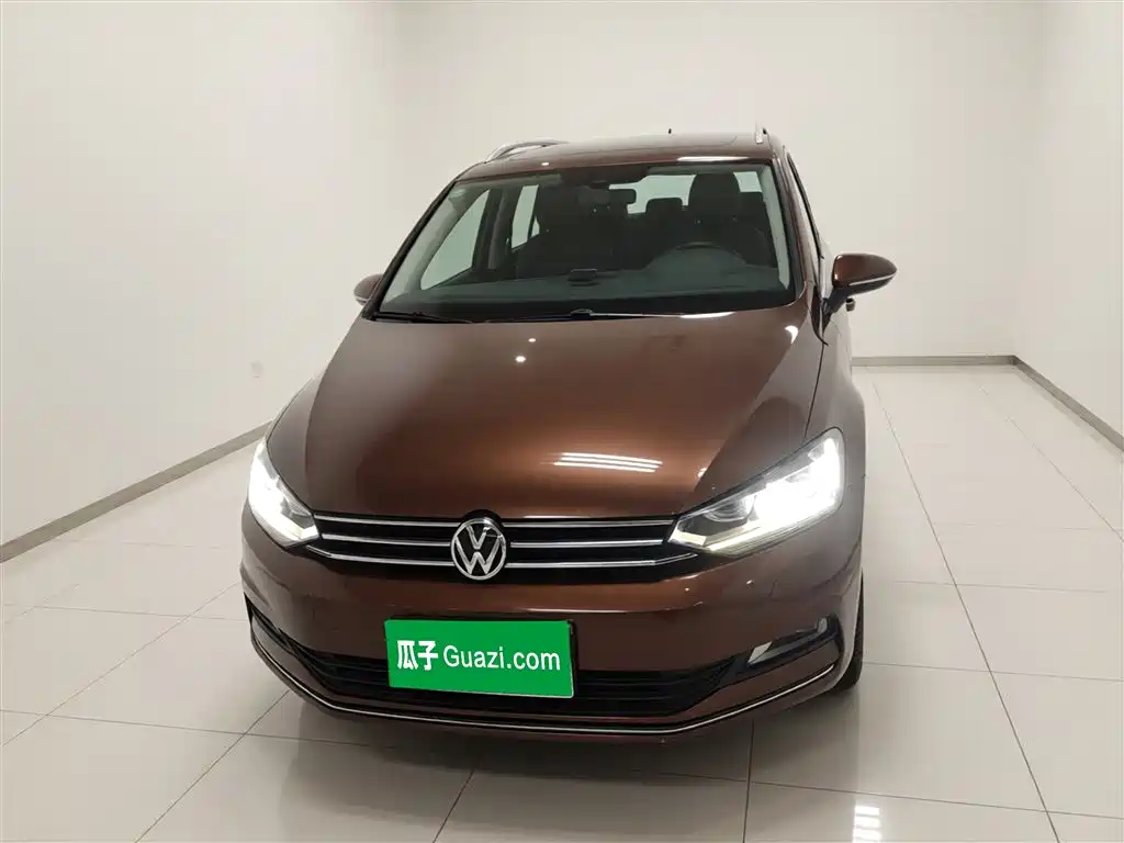 Volkswagen Touran 2016 Touran L 330TSI DSG Luxury фото 3
