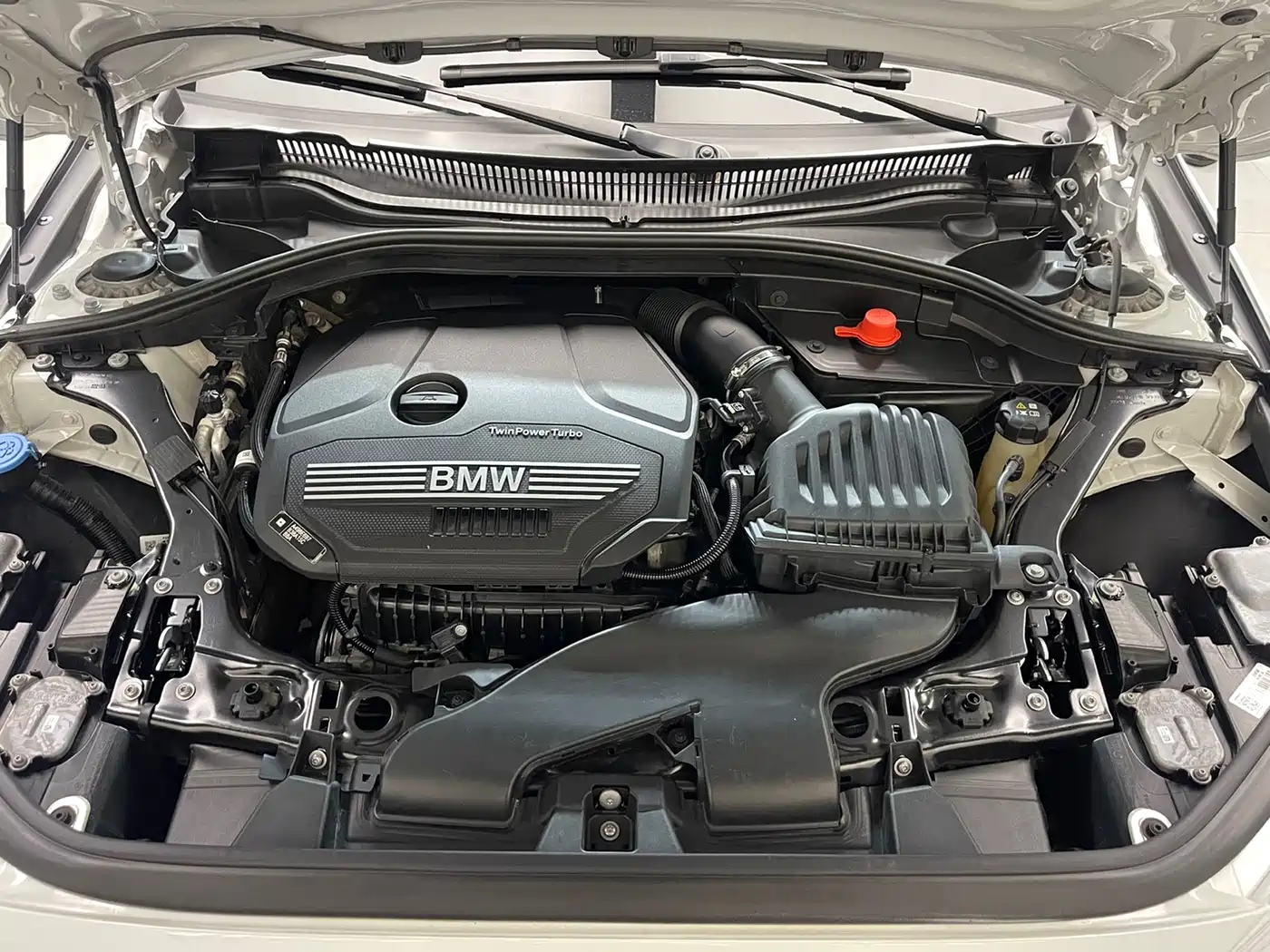 BMW 1 Series 2022 120i M Sport Shadow Edition фото 25