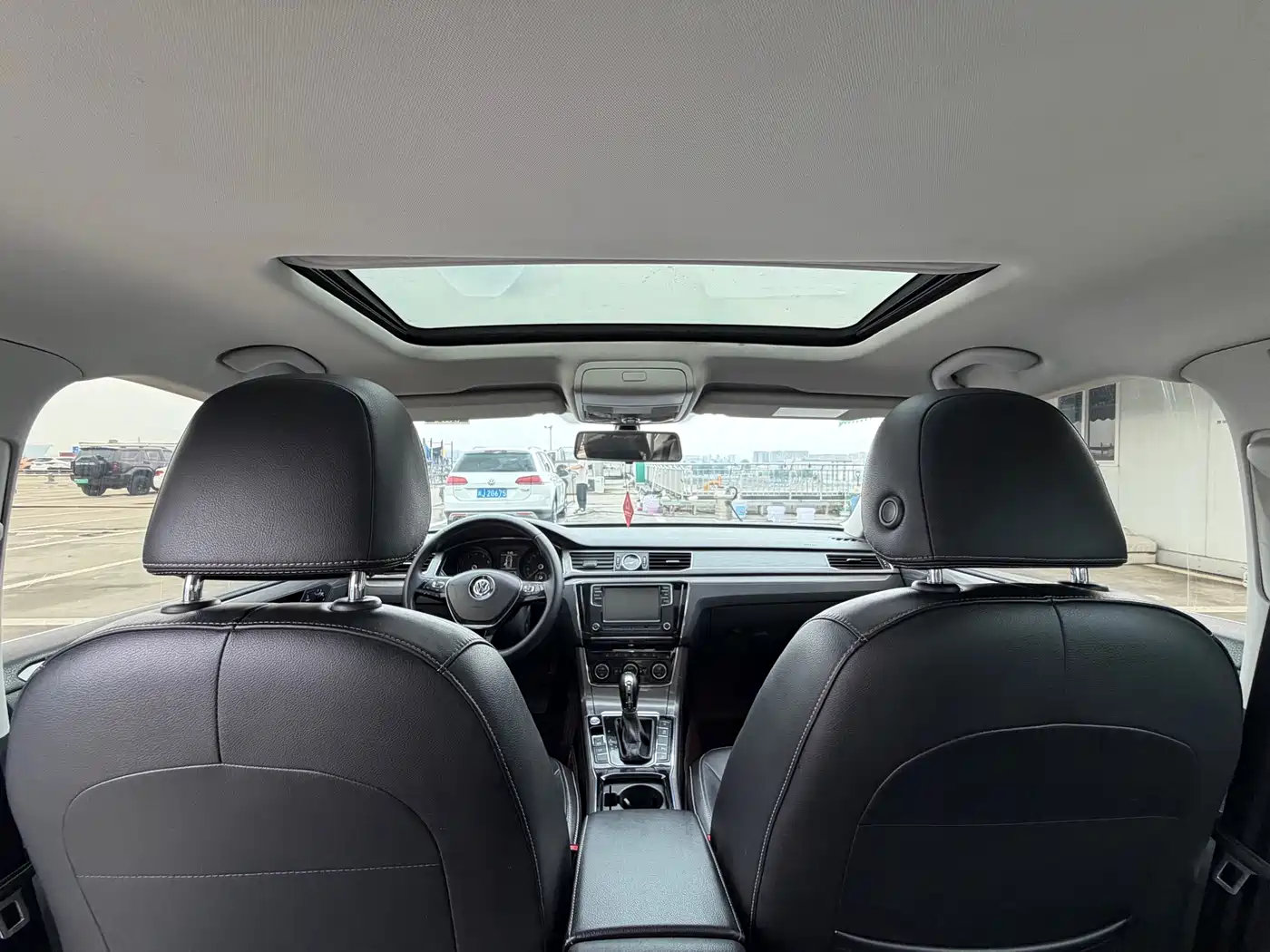Volkswagen Passat 2017 330TSI DSG Prestige фото 10