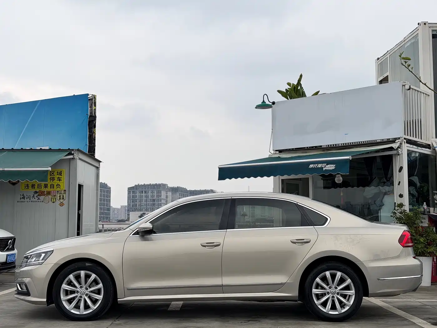 Volkswagen Passat 2017 330TSI DSG Prestige фото 3