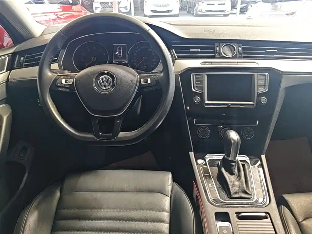 Volkswagen Magotan 2017 330TSI DSG Leading фото 11