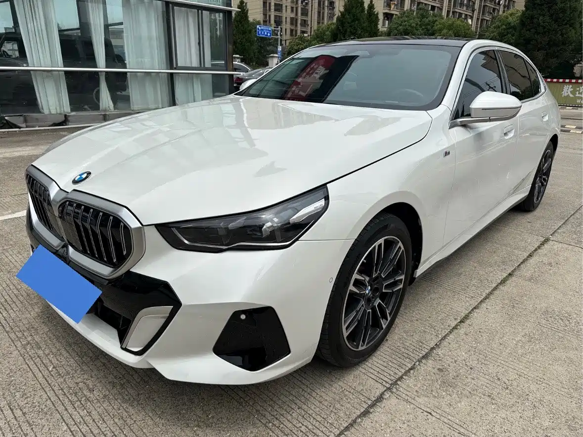 BMW 5 Series 2024 525Li M Sport Package