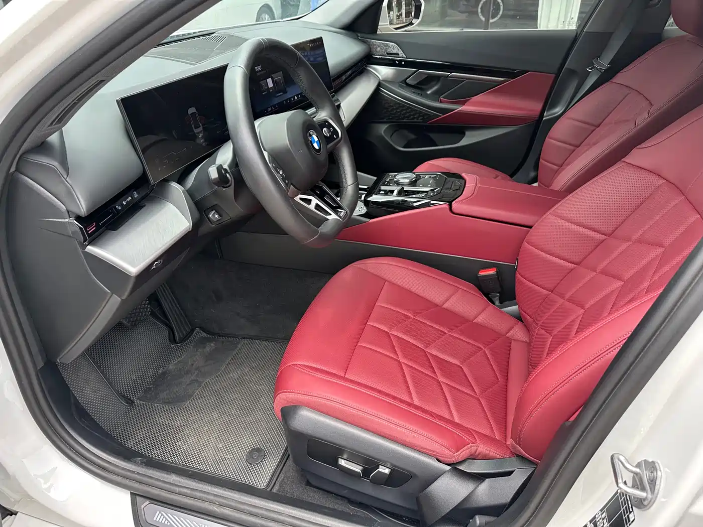 BMW 5 Series 2024 525Li M Sport Package фото 5