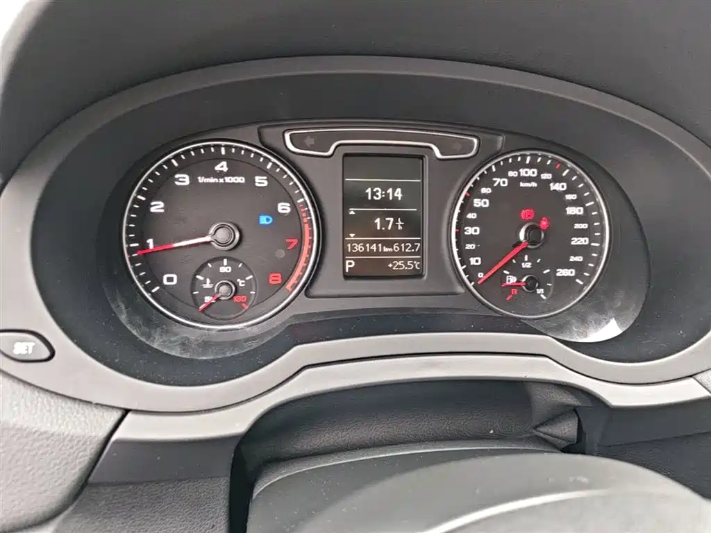Audi Q3 2015 35 TFSI Millionth Anniversary Comfort фото 12