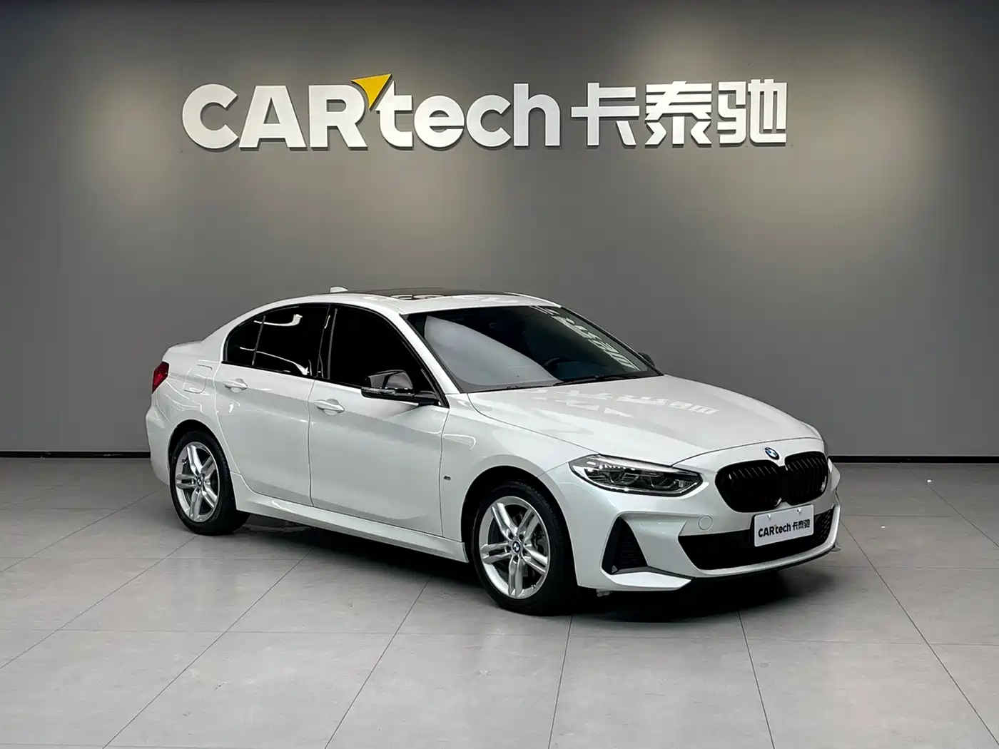 BMW 1 Series 2022 120i M Sport Shadow Edition фото 3