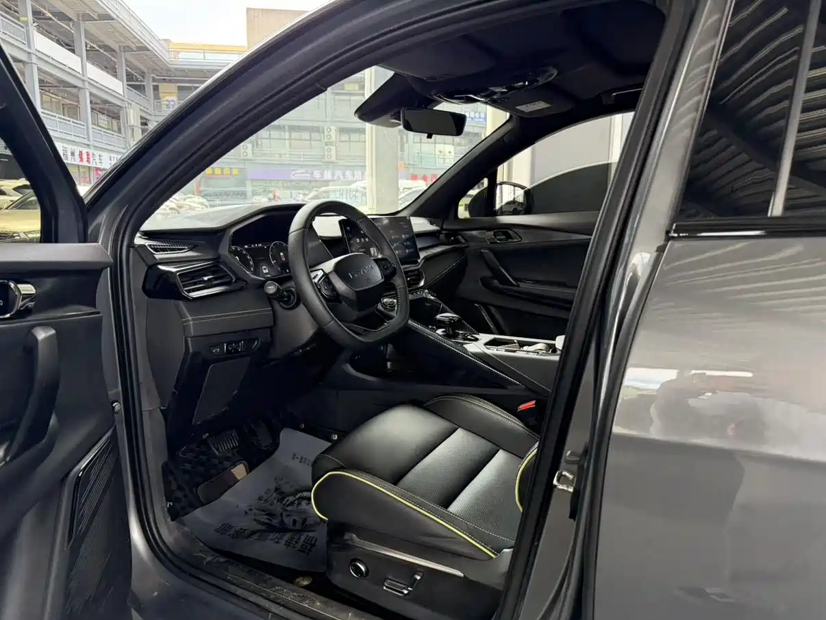 Lynk & Co 06 2023 Remix 1.5T Type Plus фото 7