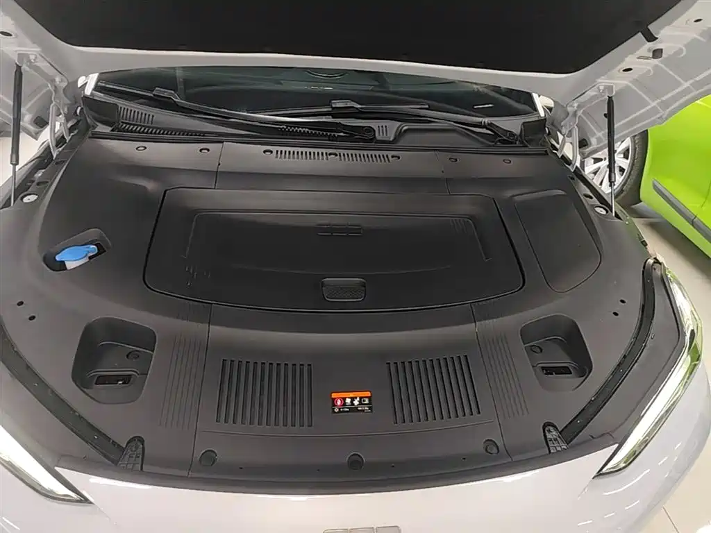 Geely Galaxy Galaxy E8 2025 700km Long Voyage Smart Drive Edition фото 20