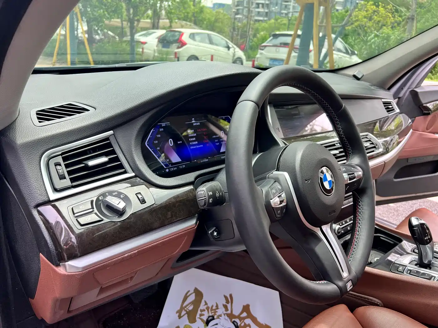 BMW 5 Series GT 2010 535i Leading Model фото 19