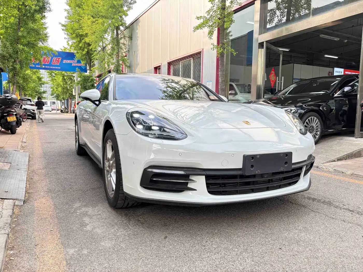 Porsche Panamera 2017 Panamera Executive Long Wheelbase 3.0T фото 3