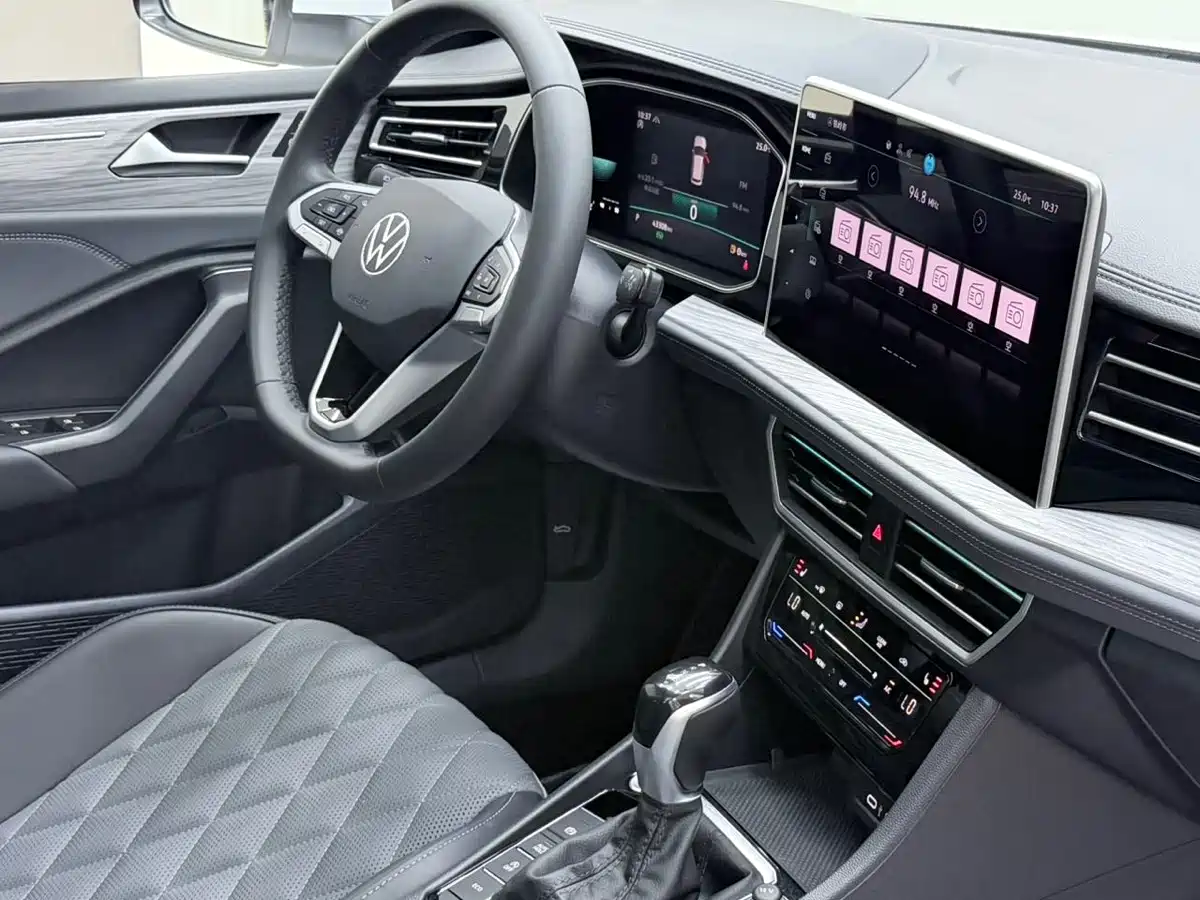 Volkswagen Sagitar 2023 280TSI DSG Surpass Plus Edition фото 9