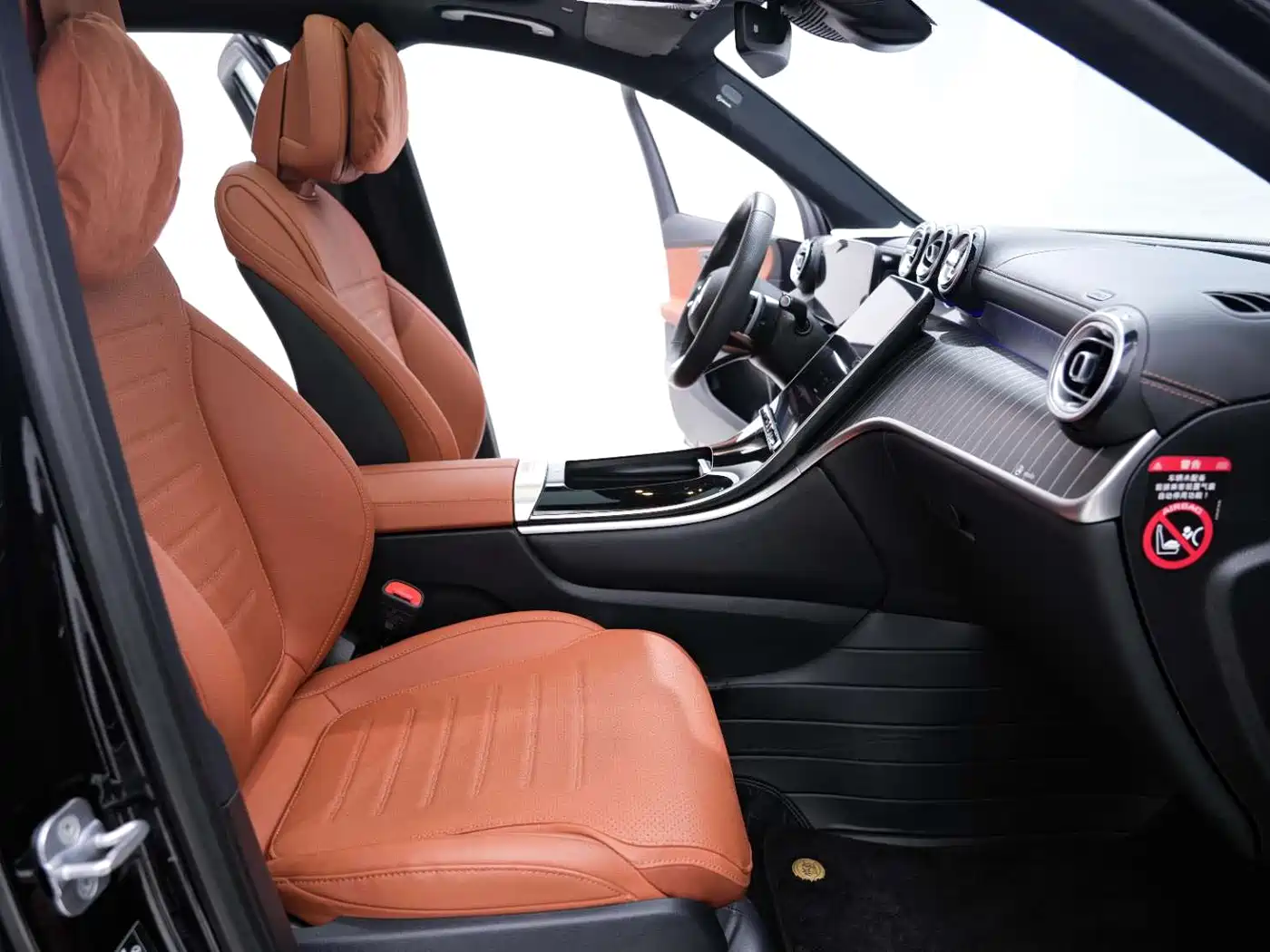 Mercedes-Benz GLC 2023 Facelift GLC 260 L 4MATIC Luxury 7-Seater фото 17
