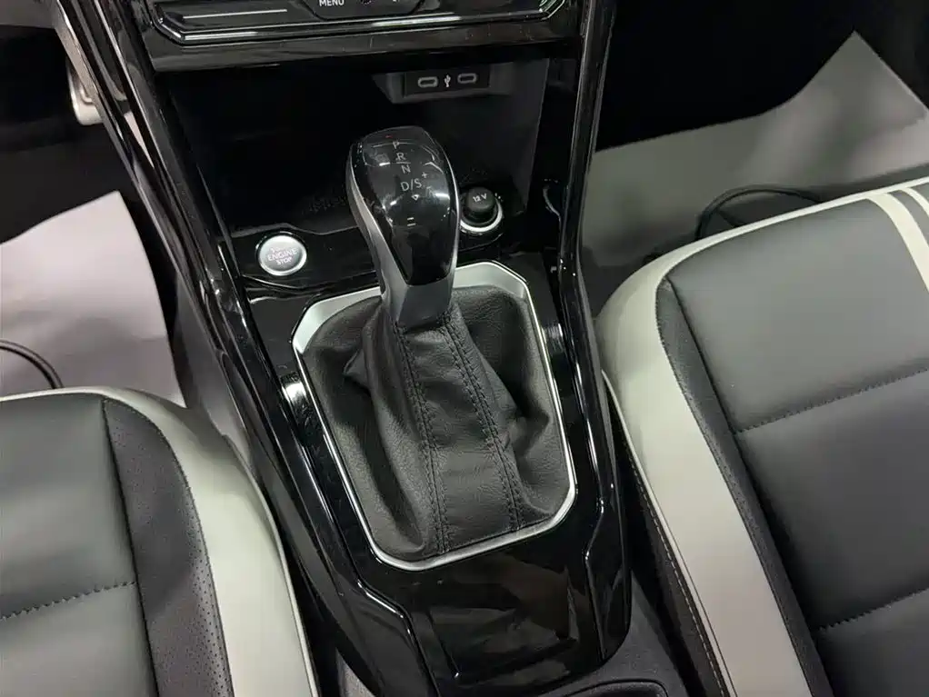 Volkswagen T-ROC 2023 300TSI DSG 2WD Dawn Edition фото 7