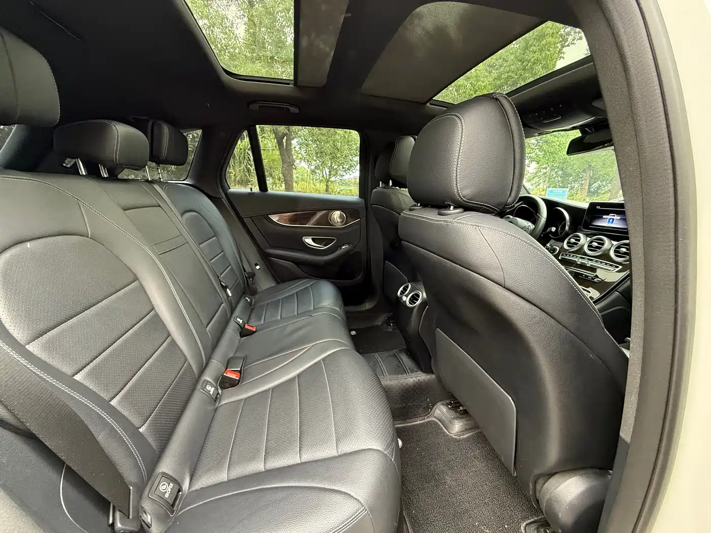 Mercedes-Benz GLC 2018 GLC 260 4MATIC Luxury фото 16