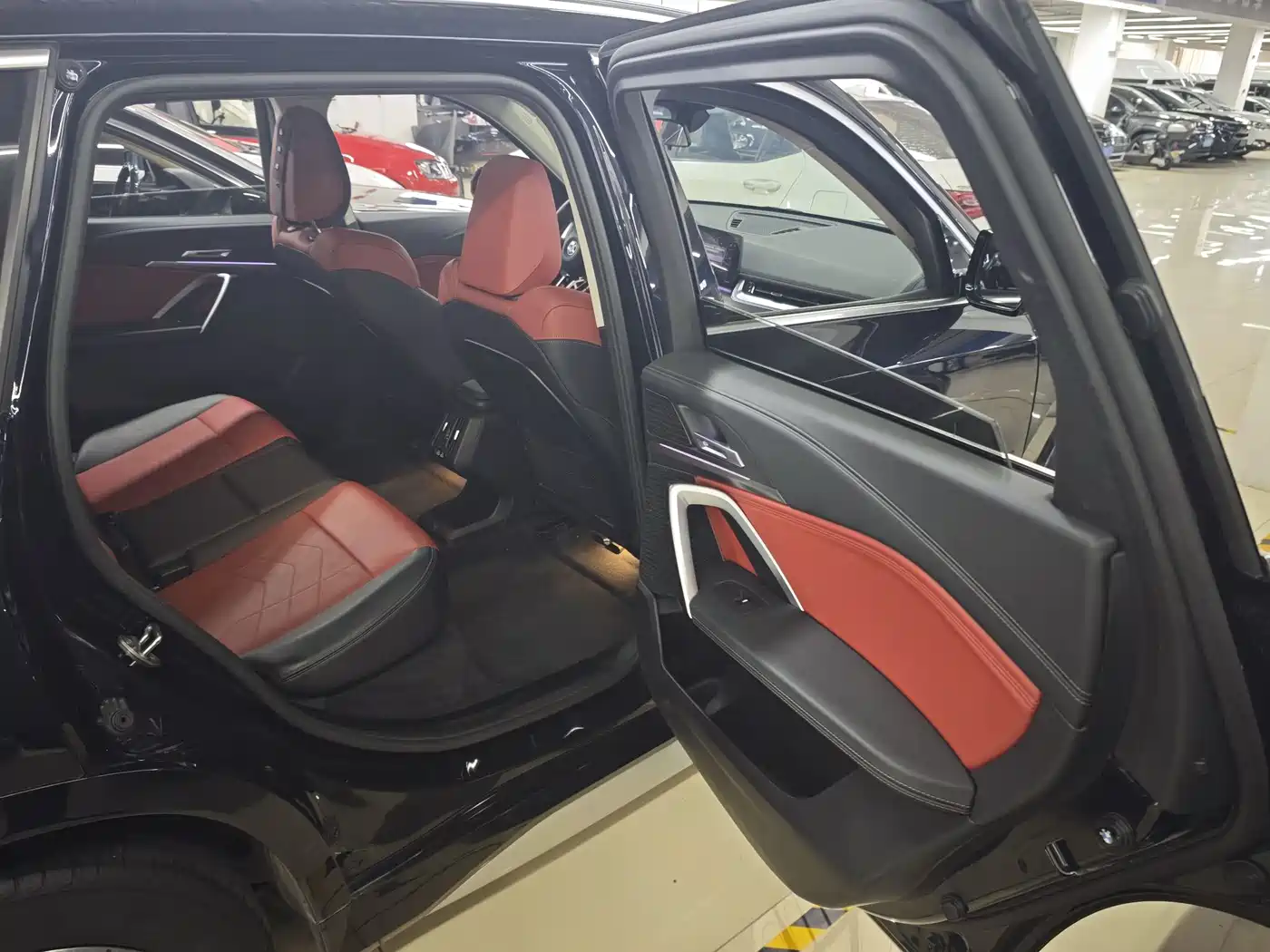 BMW iX1 2023 eDrive25L M Sport Package фото 15