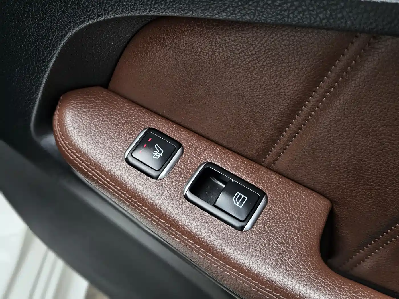 Mercedes-Benz E-Class 2015 E 260 L Sport Luxury фото 24
