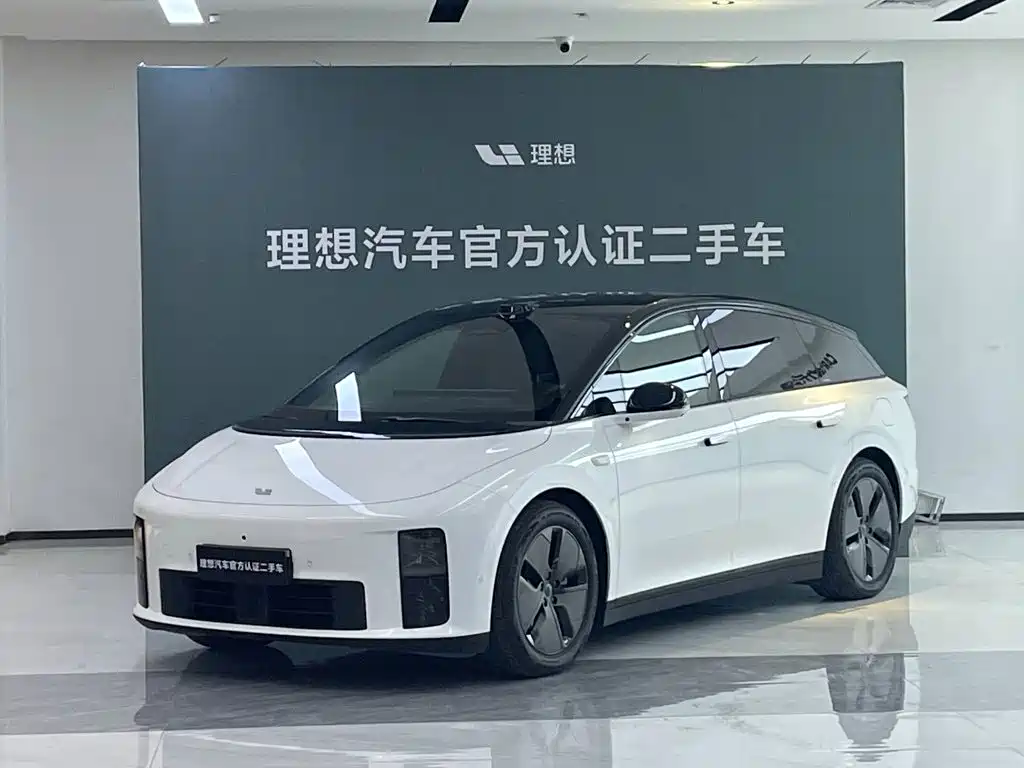 Li Auto i6 2026 2025 2WD Base Model