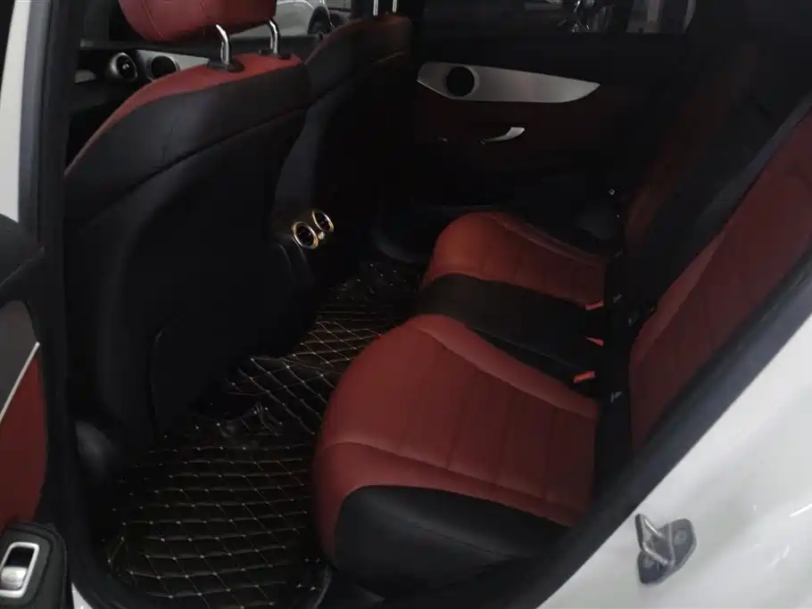 Mercedes-Benz GLC Coupe 2018 GLC 200 4MATIC Coupe SUV фото 11