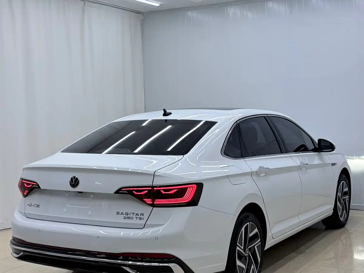 Volkswagen Sagitar 2023 280TSI DSG Surpass Plus Edition фото 6