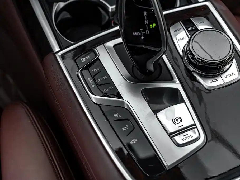 BMW 7 Series 2019 750Li xDrive V8 M Sport Package фото 44