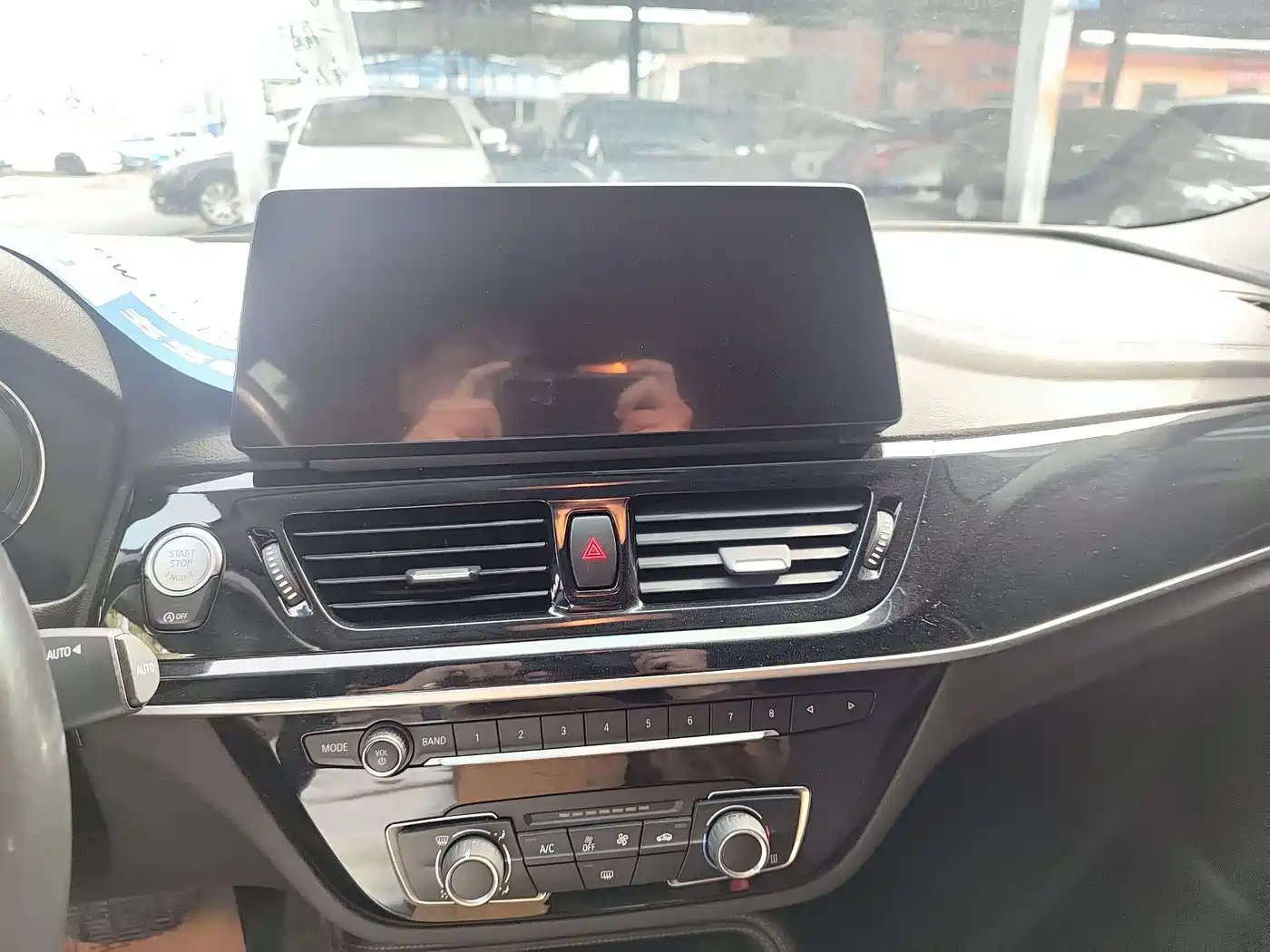 BMW 1 Series 2022 120i M Sport Shadow Edition фото 5