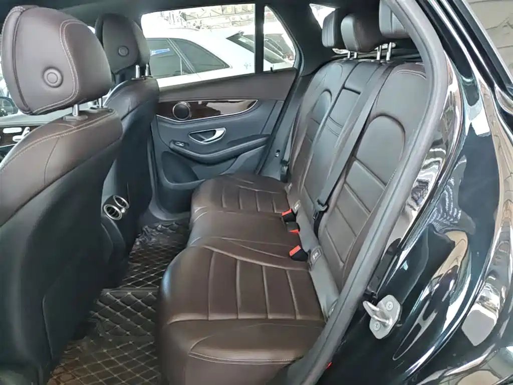 Mercedes-Benz GLC 2018 Facelift GLC 260 4MATIC Dynamic фото 17