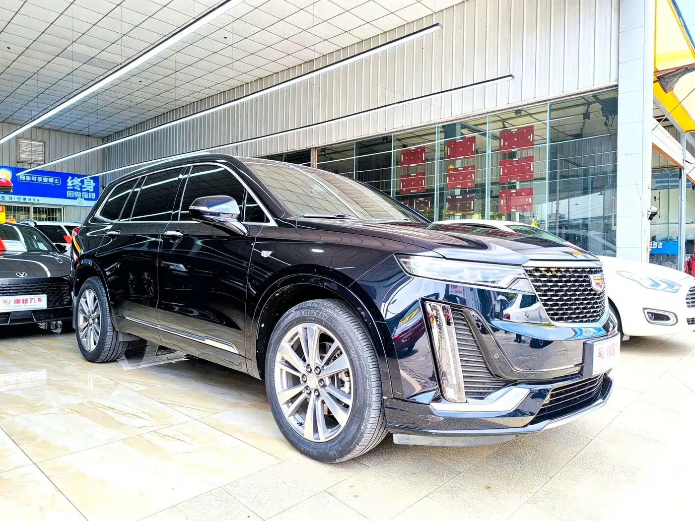 Cadillac XT6 2021 2.0T 6-seater 4WD Luxury фото 3