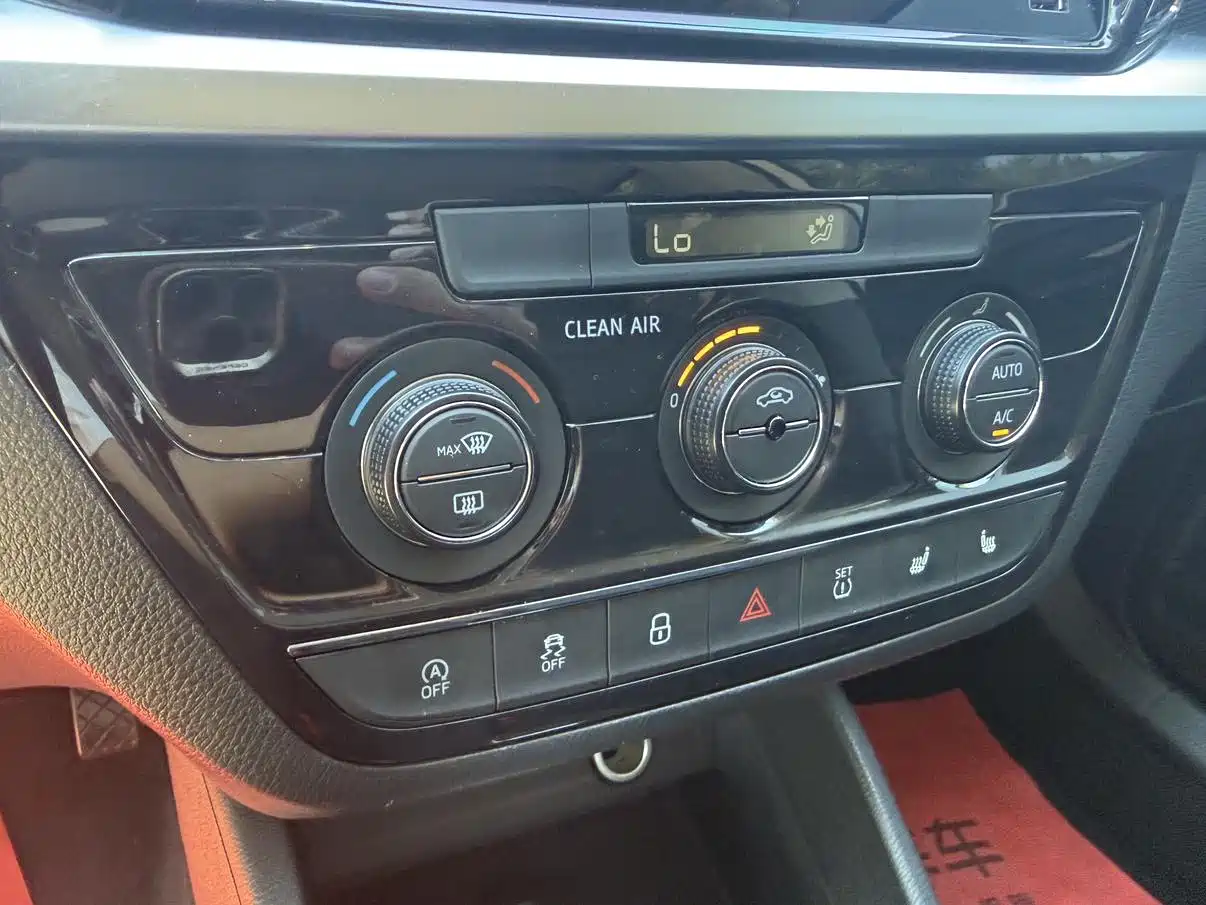 Škoda Kamiq 2022 1.5L Automatic Comfort Edition фото 9