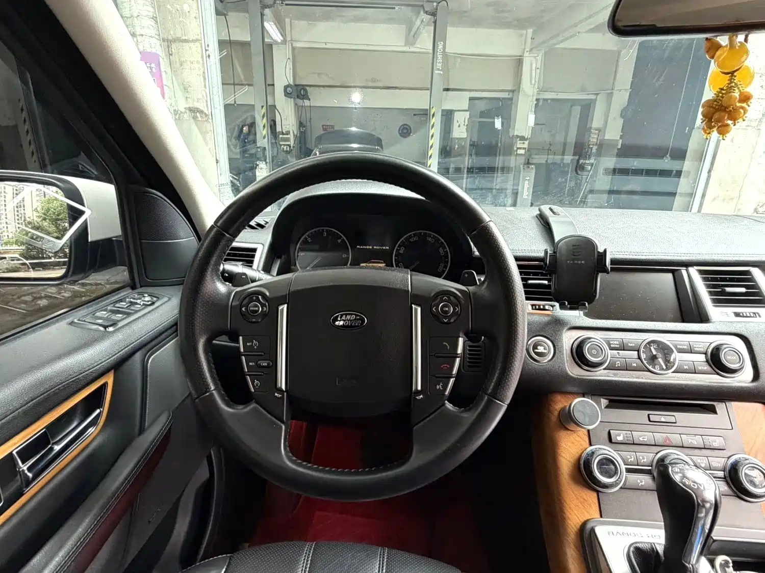 صورة 7 - Land Rover Range Rover Sport
