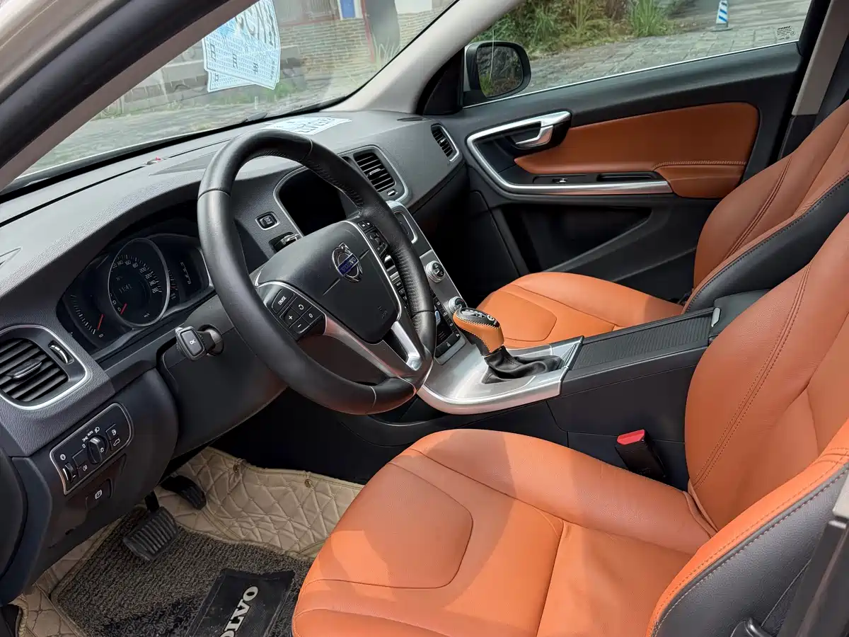 VOLVO S60