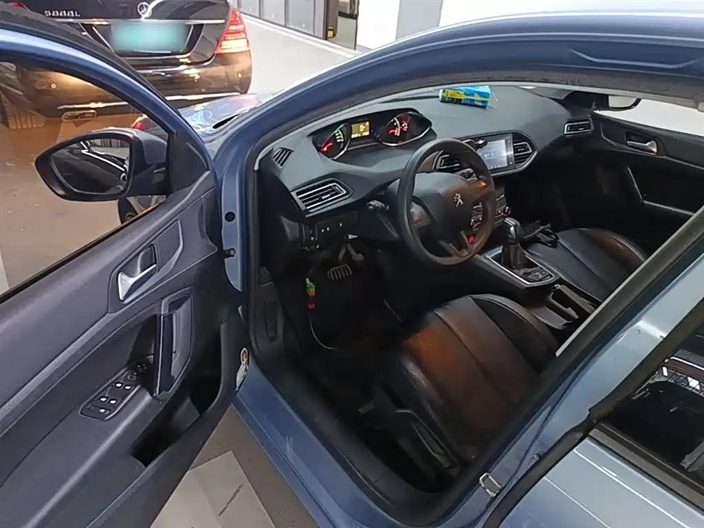 Peugeot 308S 2015 1.2T Auto Elegance Edition фото 16