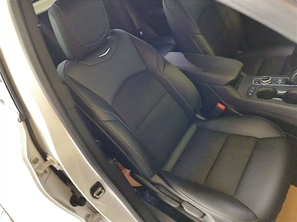 Cadillac XT4 2018 Model 28T 2WD Technology фото 4