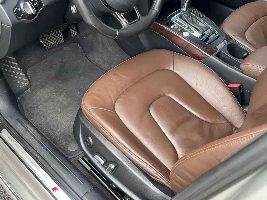 Фото 5 - Audi A4L