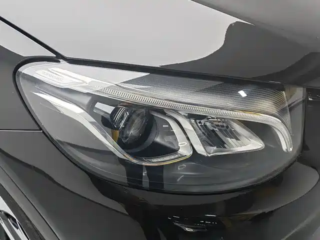 Mercedes-Benz GLC 2018 GLC 260 4MATIC Luxury фото 16