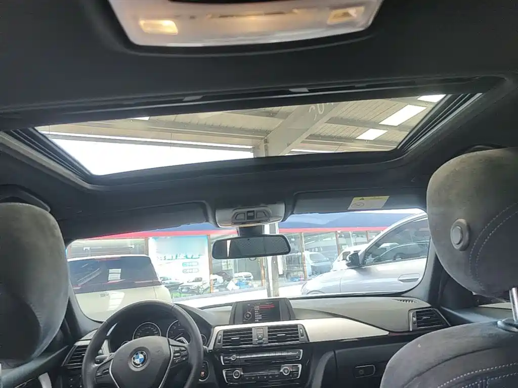 BMW 3 Series 2017 320i M Sport фото 18