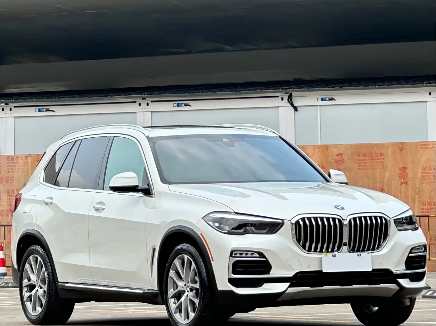 BMW X5 (Import) 2020 xDrive40i M Sport Package фото 3