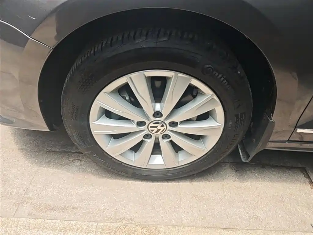 Volkswagen Sagitar 2016 230TSI 25th Anniversary Edition фото 23