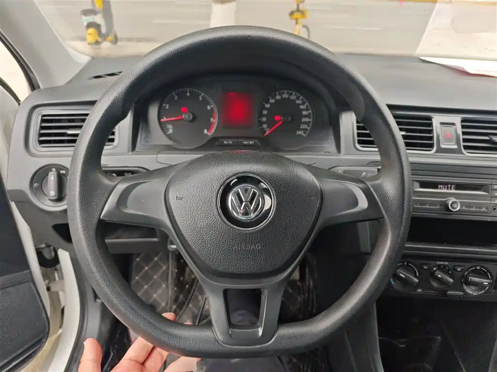 Volkswagen Santana 2016 1.6L Manual Trend Edition фото 11